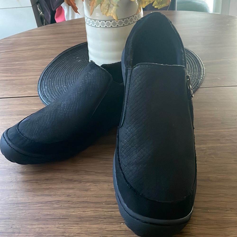 Jambu loafers/trainers.